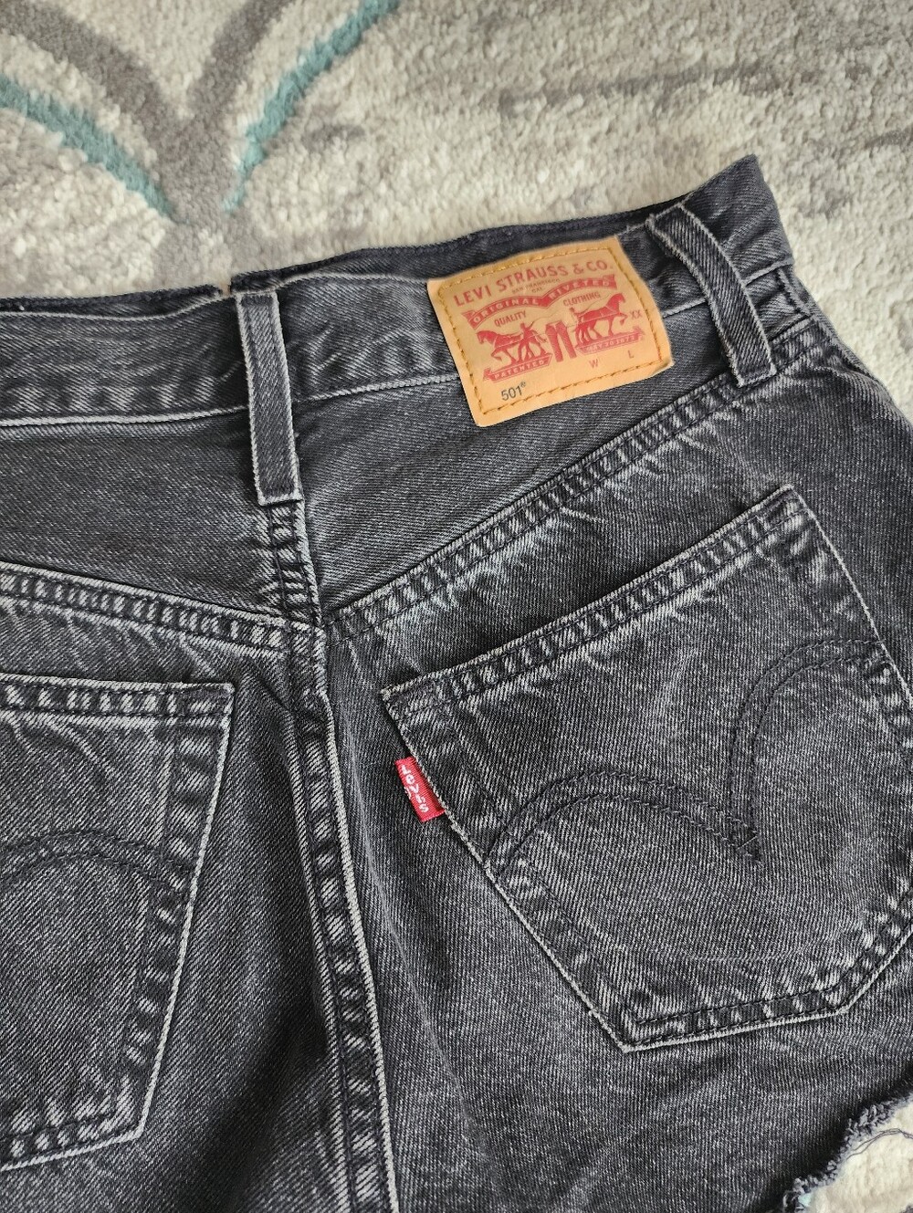 Levi’s 501 Distressed Grunge Black Cutoff Denim Shorts W23